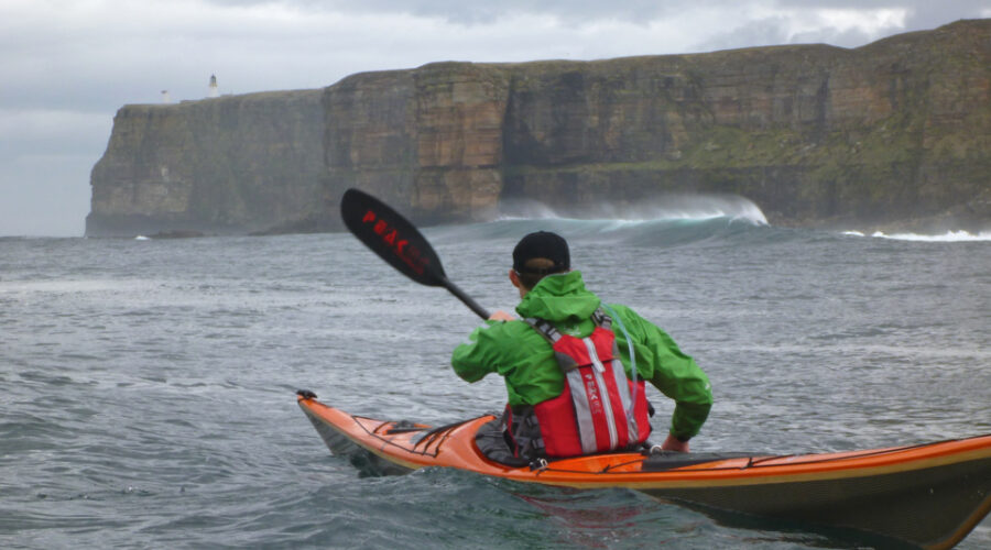 Turning in the wind efficiently – listening to your kayak…