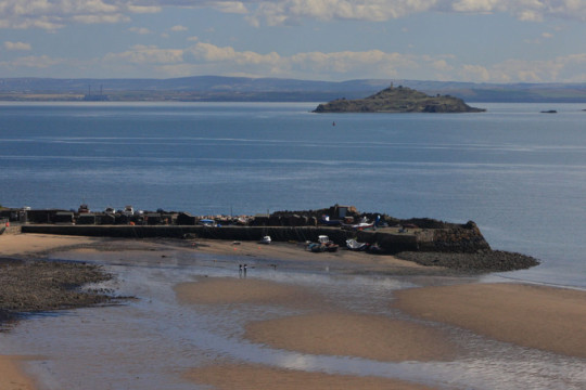 Kinghorn harbour & Inchkeith Sea Kayak Inchkeith Kinghorn