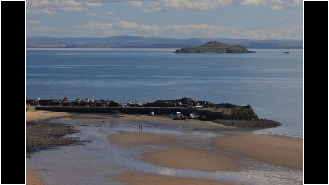 Kinghorn harbour & Inchkeith Sea Kayak Inchkeith Kinghorn