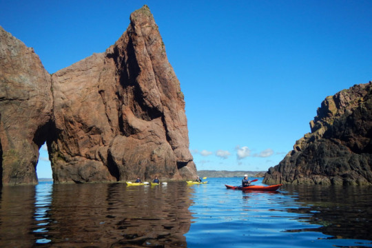 Sea arch Sea Kayak Shetland Muckle Roe