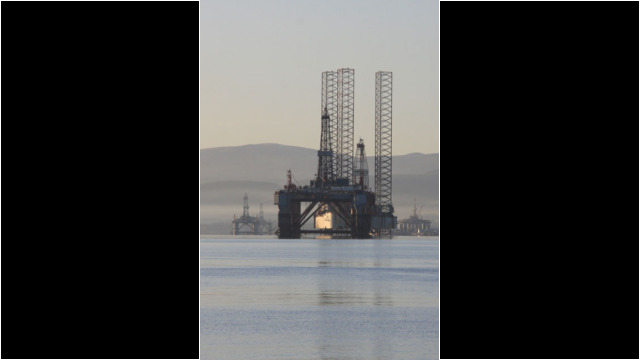 Cromarty Firth Oil Rig Sutors Stacks Cromarty Firth Oil Rig